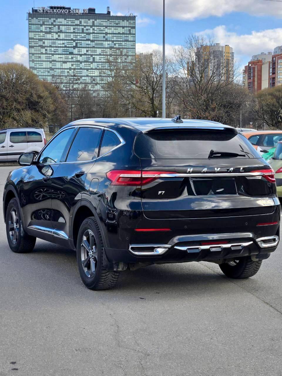 Haval F7 — вид сзади