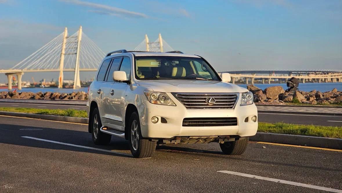 Lexus LX570