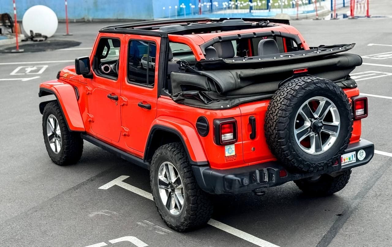 Wrangler — вид сзади